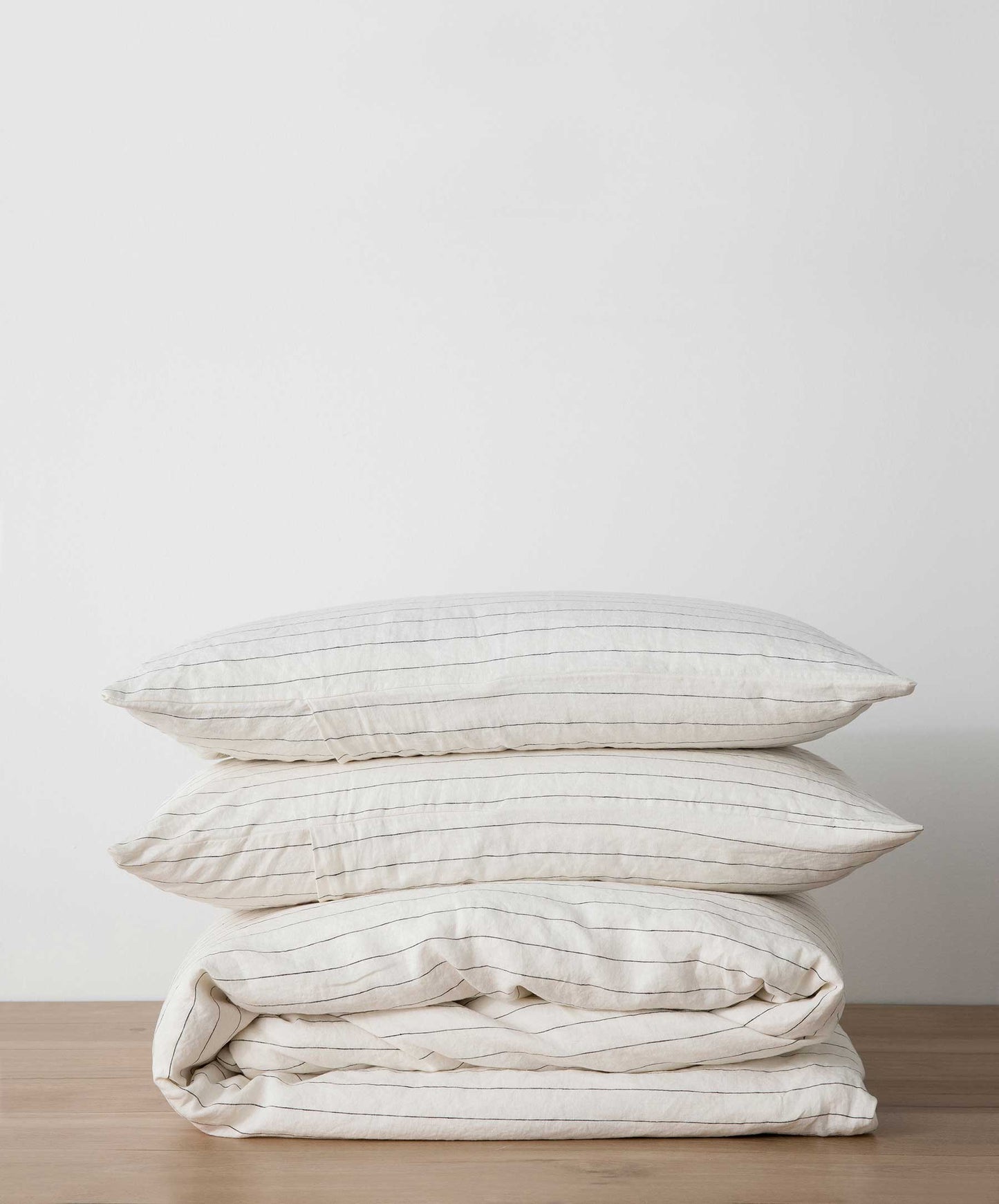 Parure de lit en lin à rayures fines