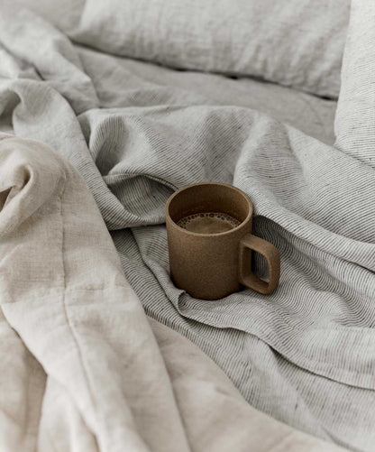 Drap-housse en lin à fines rayures